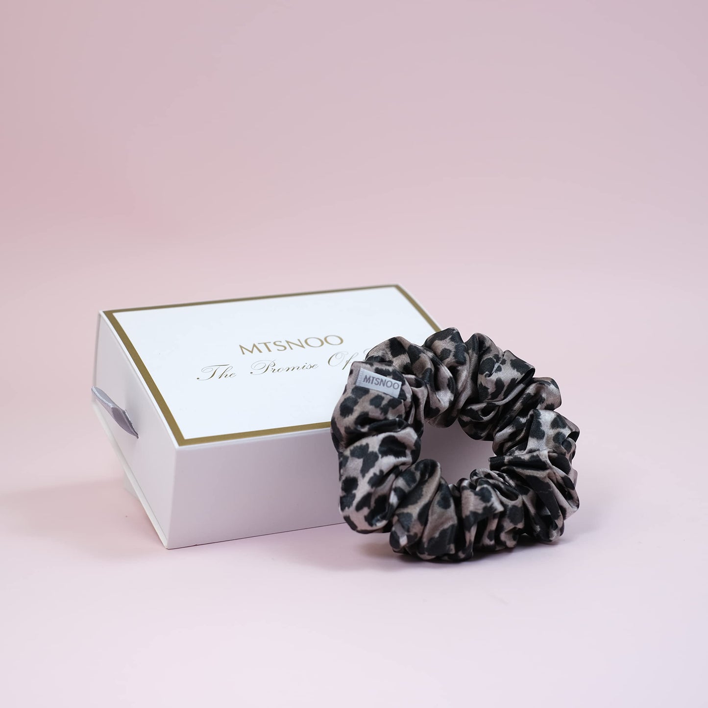 MTSNOO Silk Scrunchie for Hair Sleep, 100% Pure 22 Momme Mulberry Silk Scrunchies for Curly Hair with Elastic Band, 1 Pack, Black Leopard for Women & Girls