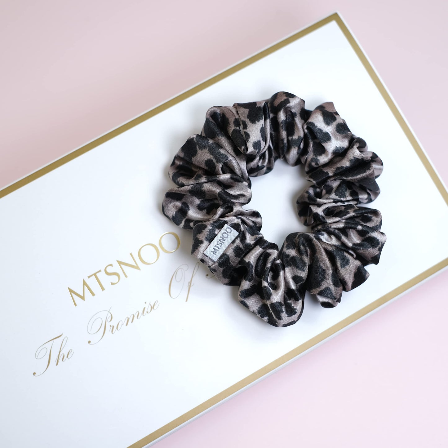 MTSNOO Silk Scrunchie for Hair Sleep, 100% Pure 22 Momme Mulberry Silk Scrunchies for Curly Hair with Elastic Band, 1 Pack, Black Leopard for Women & Girls