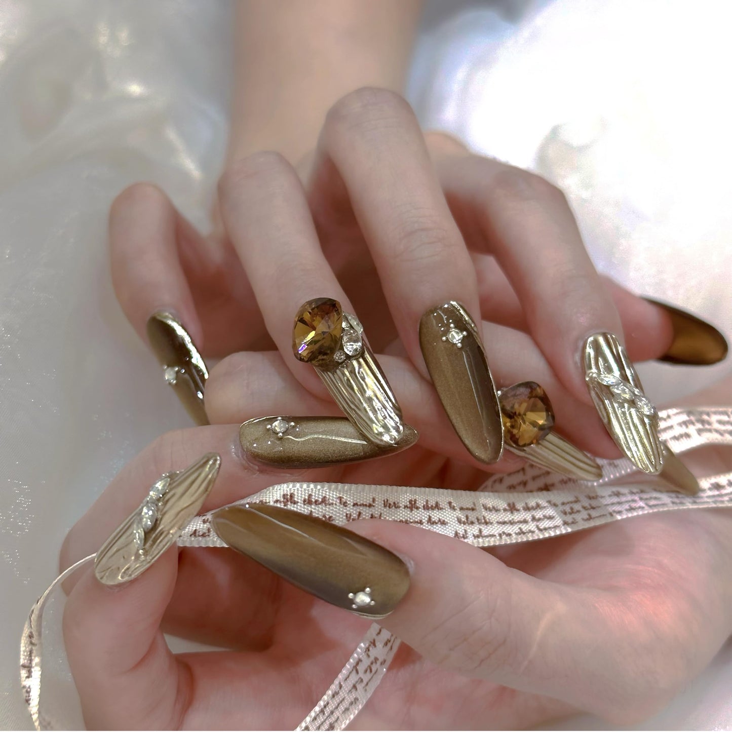 Lurenia • Lxssie Press On Nails - French Style with Pearl Embellishments and 3D Gold Texture - Reusable Nail Art Gift Set for Women (EXTRA SMALL-Brown Diamond, )